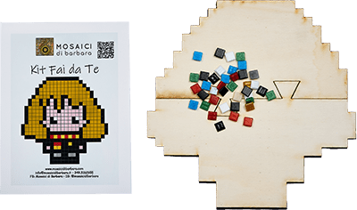 Kit Creativo Mosaico Barbie Photo Mosaics Maped CREATIV - 4 Cartoncini E 8 Fogli Autoadesivi In Schiuma, Attività Fai Da Te Per Bambini Dai 5 Anni