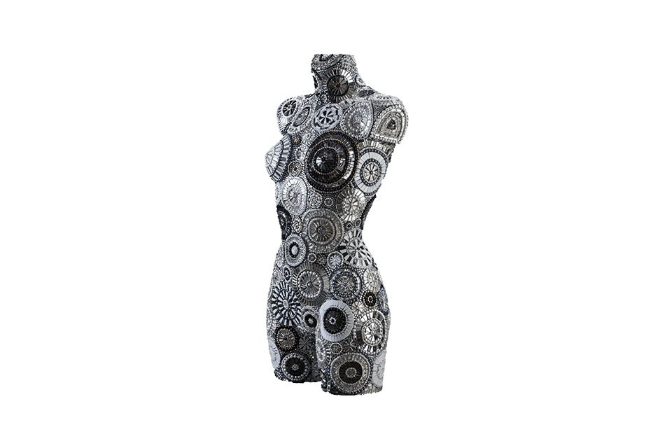 Elegante Manichino in mosaico argento dal design unico - Mosaici di Barbara