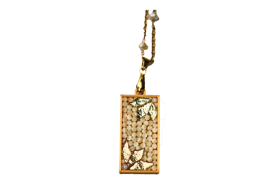 Collana in micromosaico gioielli con fiori dorati su ciondolo rettangolare - Mosaici di Barbara