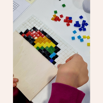 Laboratori di Mosaico per Bambini con la Pixel Art - Mosaici di Barbara