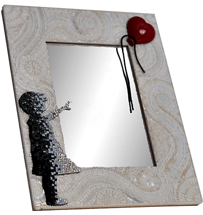 Cornice portafoto o specchio in mosaico | Bambina con palloncino - Mosaici di Barbara